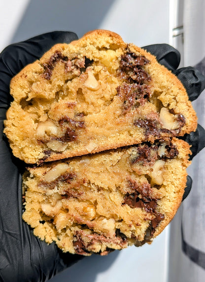 Chocolate Chip Walnut Cookie image 0